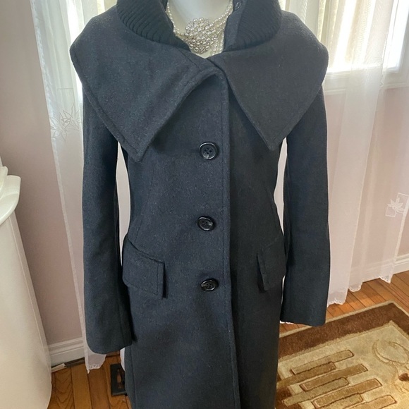 BCBGMaxAzria  Elegant Women's Coat wool blend with detachable collar Sz M - Picture 2 of 11
